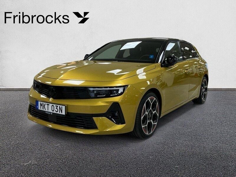 Gul Begagnad 2022 Opel Astra Ultimate Halvkombi | 279 900 kr (Marknadspris) - Bild 1/4
