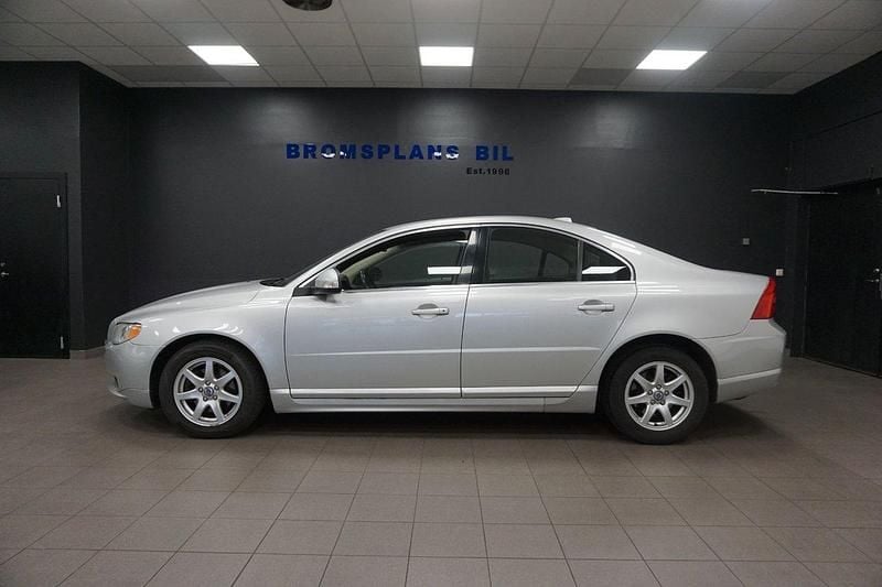 Silver (silvermetallic) Begagnad 2007 Volvo S80 Momentum Sedan | 44 500 kr (Marknadspris) - Bild 1/4