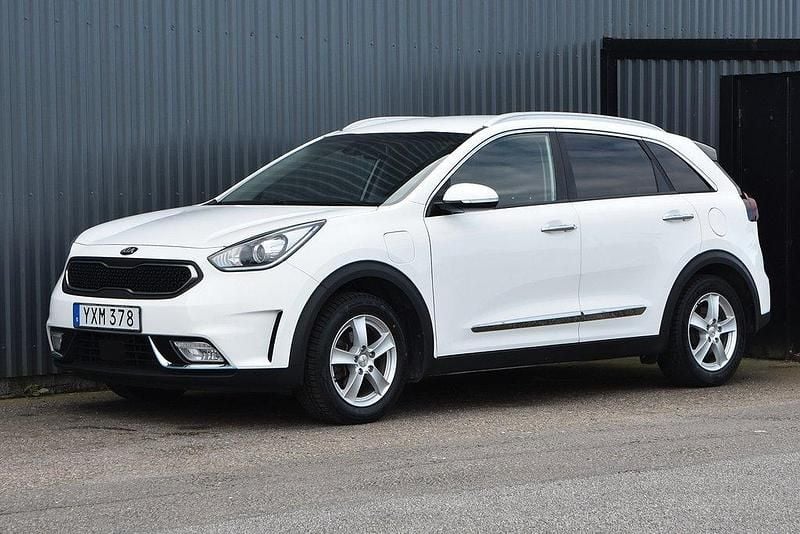 Vit Begagnad 2018 Kia Niro Advance SUV | 169 900 kr (Marknadspris) - Bild 1/4