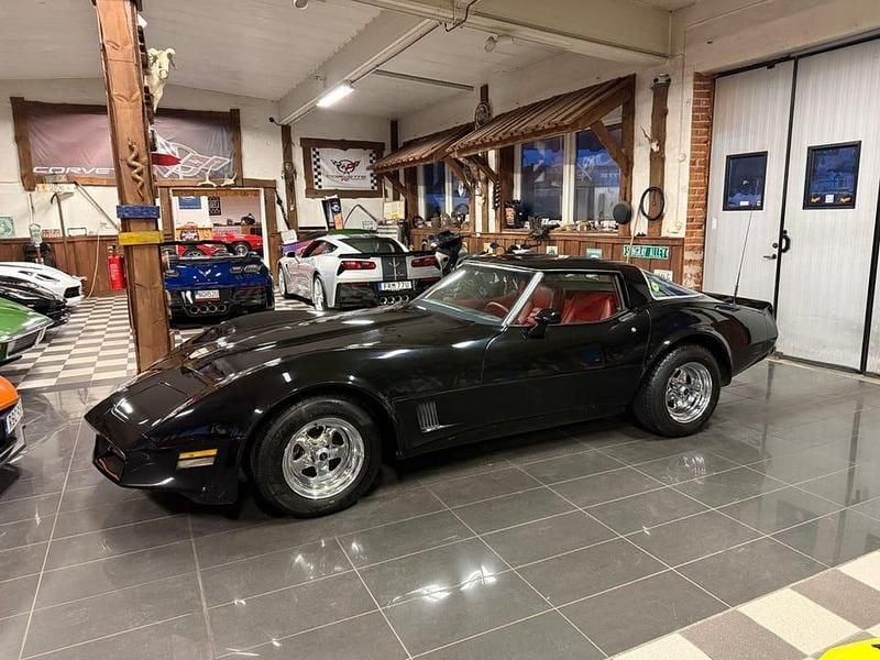 Begagnad Chevrolet Corvette C3 193 HK (141 kW) 1980 Svart Sportkupé
