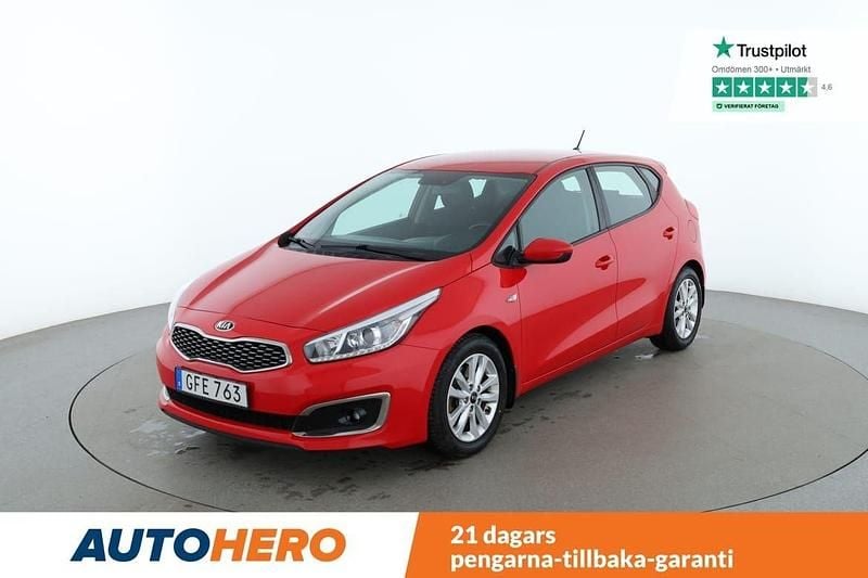Röd Begagnad 2018 Kia Ceed Halvkombi | 115 000 kr (Bra pris) - Bild 1/4