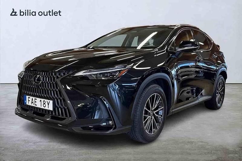 Svart Begagnad 2023 Lexus NX450h+ SUV | 519 900 kr (Superpris) - Bild 1/1