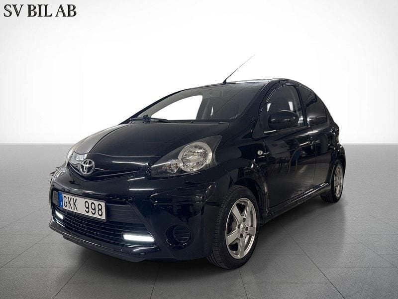 Svart Begagnad 2012 Toyota Aygo Halvkombi | 59 900 kr (Dyr) - Bild 1/4
