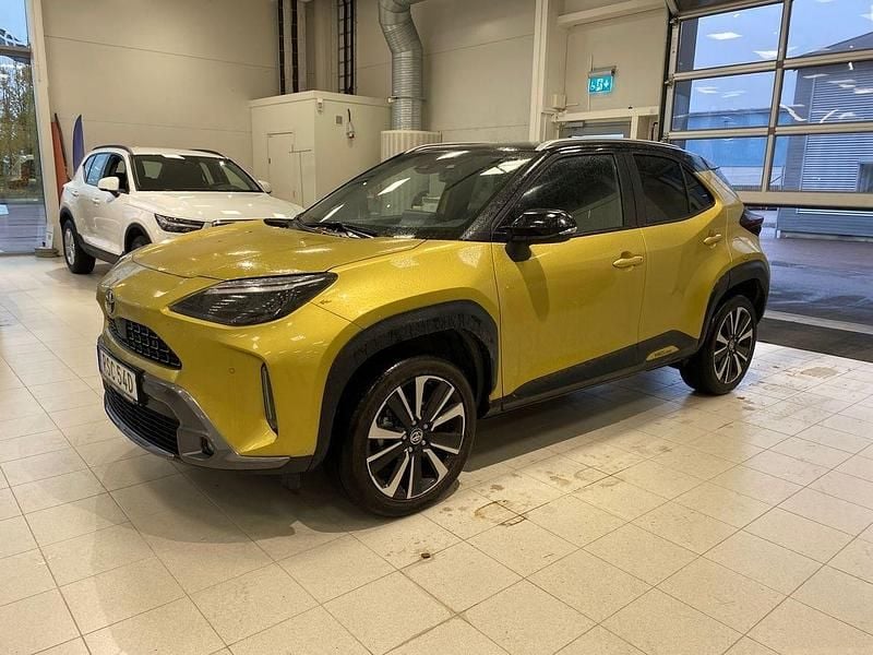 Gul Begagnad 2022 Toyota Yaris Cross Edition SUV | 309 900 kr (Marknadspris) - Bild 1/4