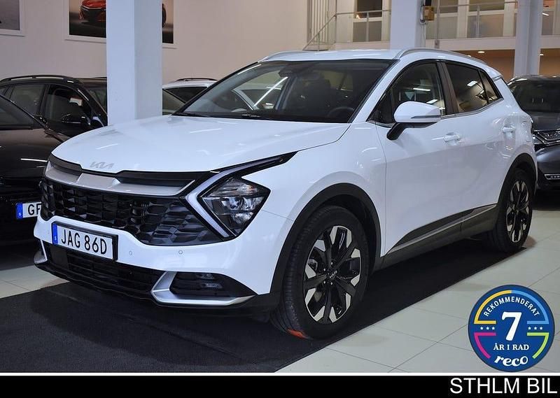 Vit Begagnad 2023 Kia Sportage SUV | 389 000 kr (Marknadspris) - Bild 1/4