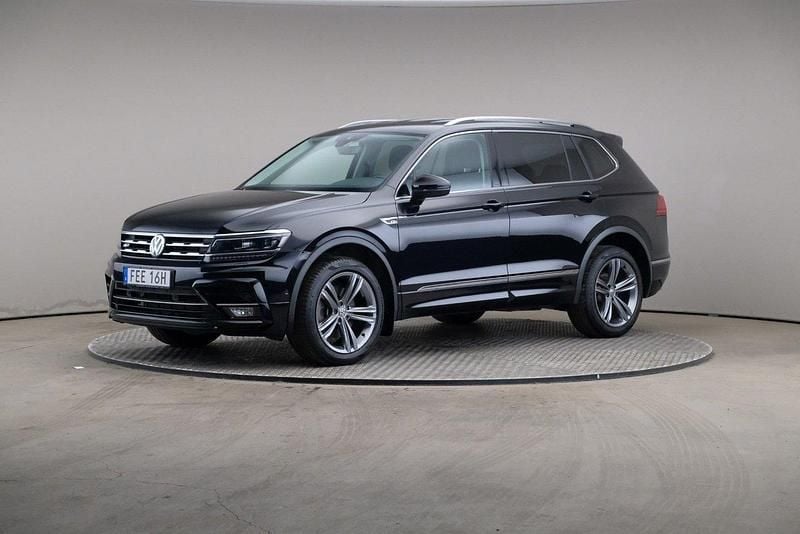 Svart Begagnad 2021 VW Tiguan Allspace R-line SUV | 385 000 kr (Marknadspris) - Bild 1/4