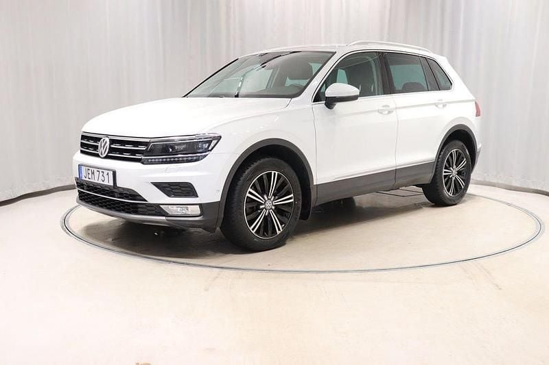 Vit Begagnad 2017 VW Tiguan Highline SUV | 178 900 kr (Superpris) - Bild 1/4