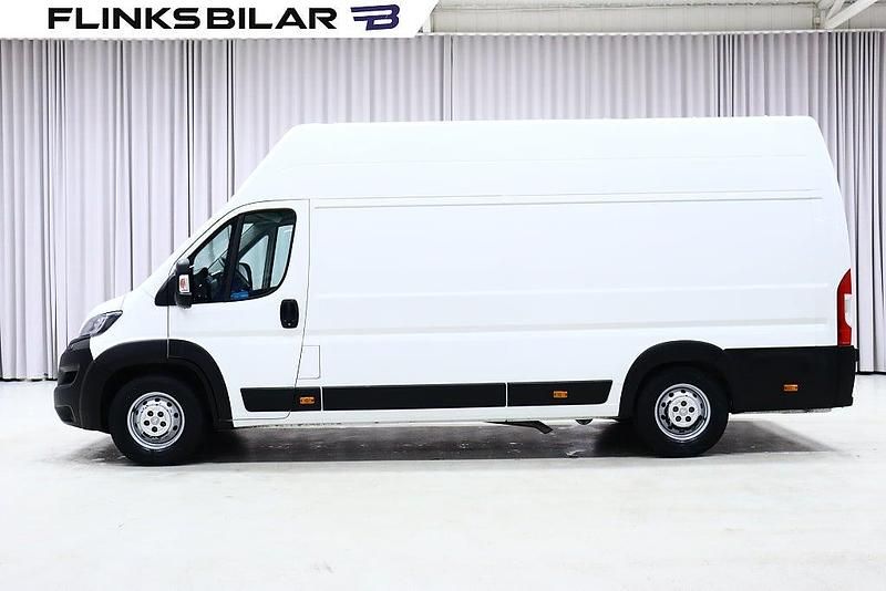 Vit Begagnad 2021 Peugeot Boxer Van | 298 750 kr (Marknadspris) - Bild 1/4