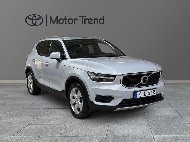 Silver Begagnad 2020 Volvo XC40 Momentum SUV | 285 000 kr (Marknadspris) - Bild 1/1