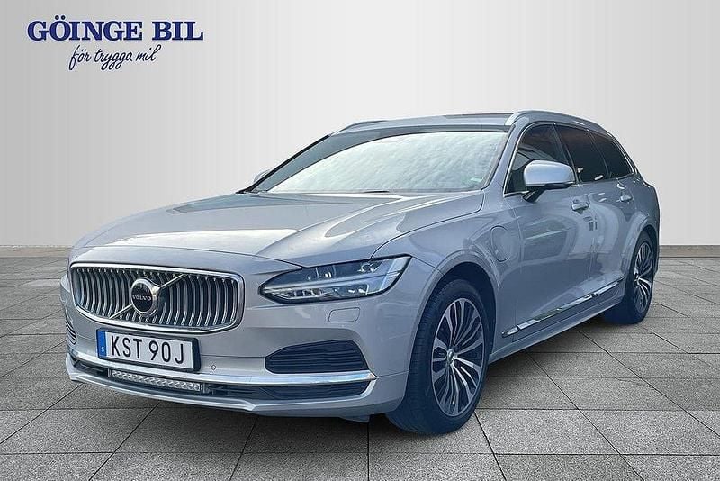 Silver Begagnad 2022 Volvo V90 Core Kombi | 389 000 kr (Marknadspris) - Bild 1/3
