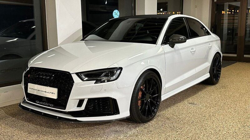 Begagnad 2018 Audi RS3 Halvkombi | 499 900 kr (Lite dyr) - Bild 1/4