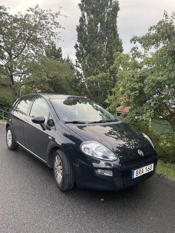 Svart Begagnad 2013 Fiat Punto Easy Halvkombi | 37 000 kr - Bild 1/4
