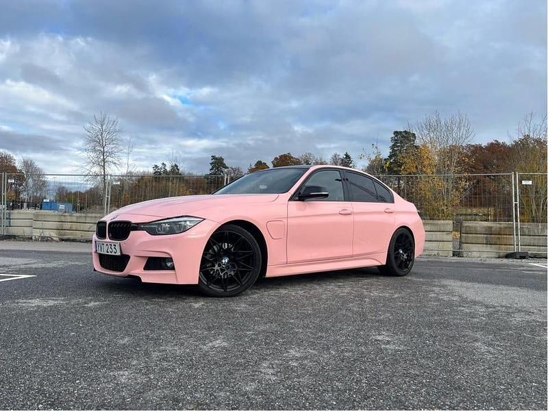 Begagnad 2018 BMW 330 M Sport Sedan | 230 000 kr (Marknadspris) - Bild 1/4