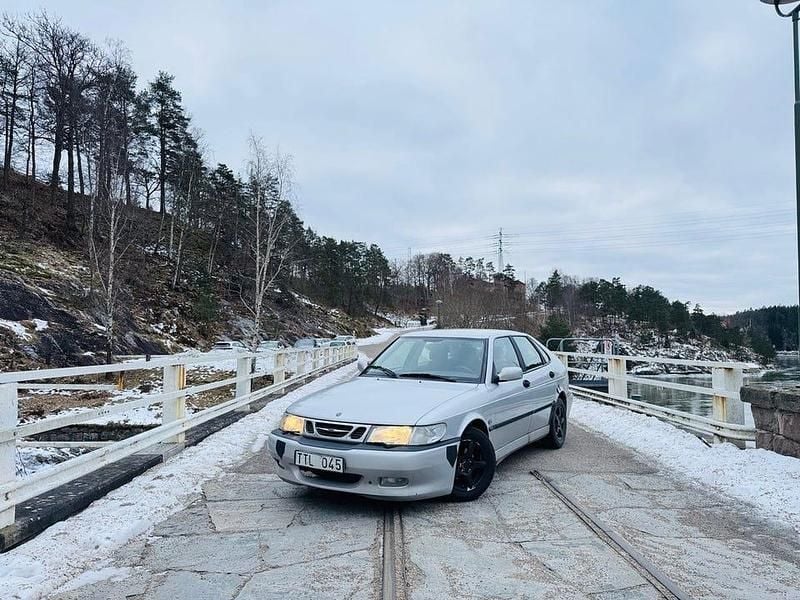 Grå Begagnad 2003 Saab 9-3 Aero | 19 900 kr - Bild 1/4