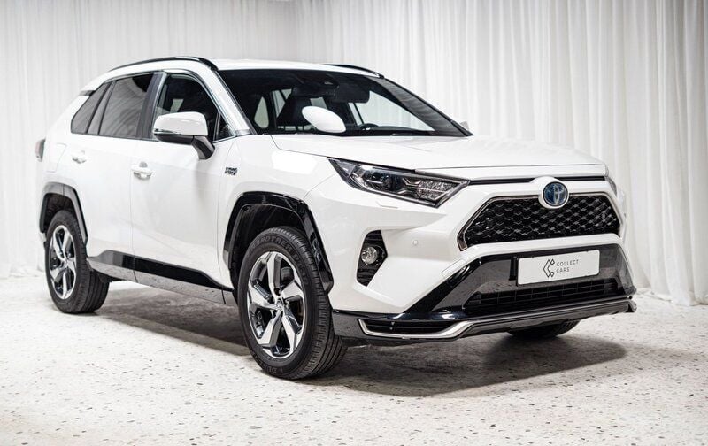 Vit Begagnad 2021 Toyota RAV4 Hybrid Edition SUV | 369 900 kr (Bra pris) - Bild 1/4