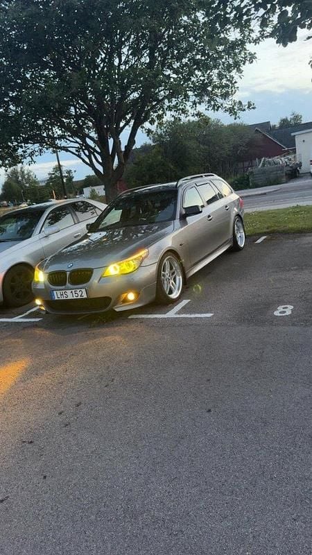 Grå Begagnad 2007 BMW 535 M Sport Kombi | 100 000 kr (Marknadspris) - Bild 1/3