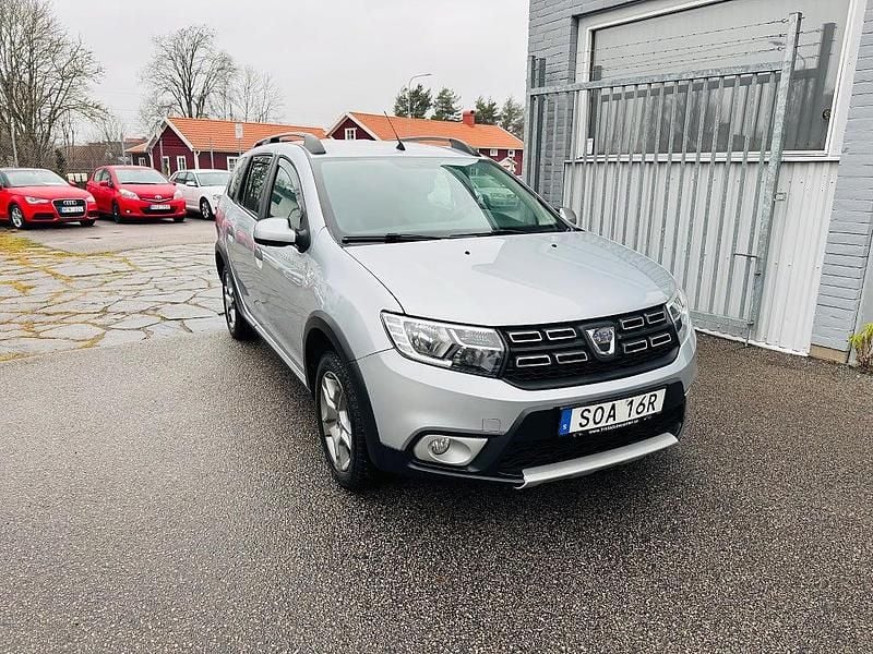 Silver Begagnad 2020 Dacia Logan Stepway Kombi | 89 900 kr - Bild 1/4