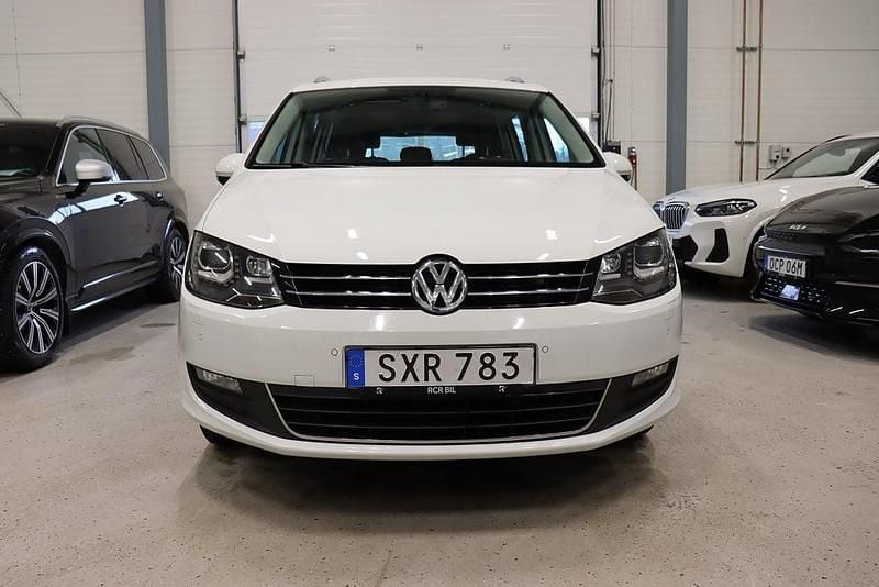 Begagnad VW Sharan 140 HK (102 kW) 2014 Vit Minibuss