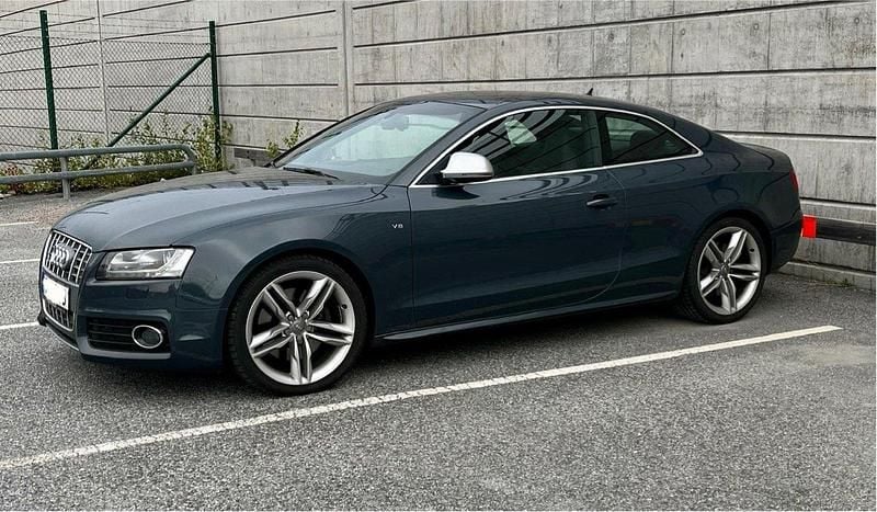 Grå Begagnad 2009 Audi S5 Sportkupé | 149 000 kr - Bild 1/4