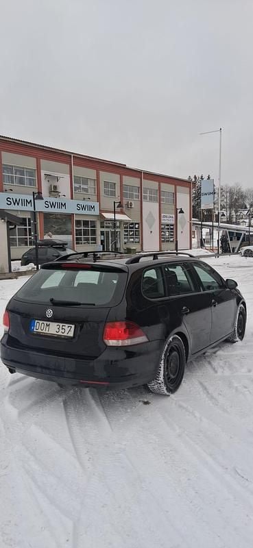 Begagnad VW Golf VI 105 HK (77 kW) 2010 Halvkombi