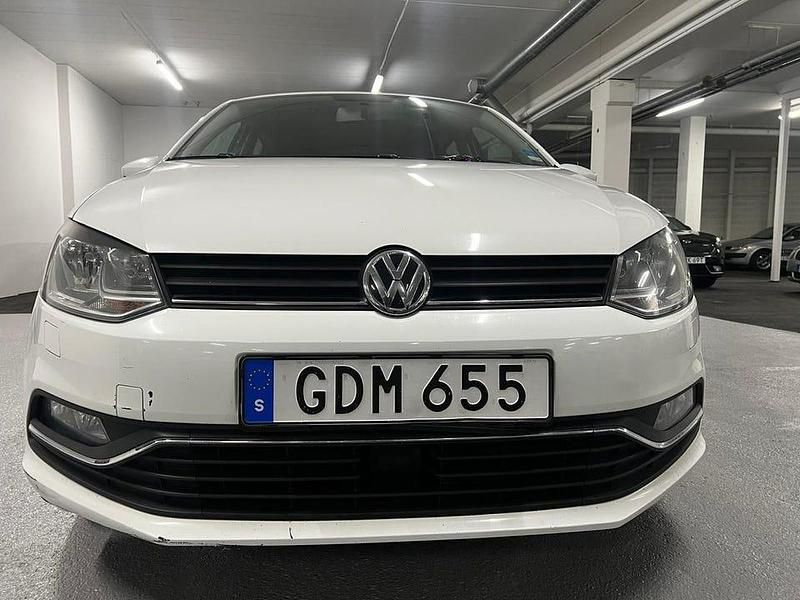 Begagnad VW Polo 90 HK (66 kW) 2016 Vit Halvkombi