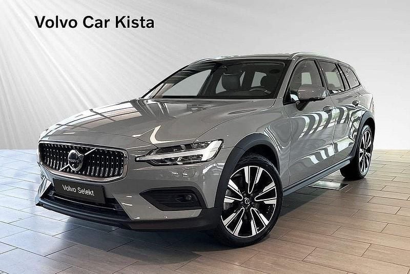 Grå Begagnad 2024 Volvo V60 CC Plus Kombi | 459 900 kr (Marknadspris) - Bild 1/3