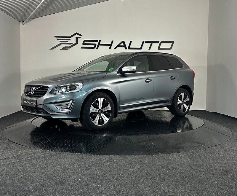 Grå Begagnad 2016 Volvo XC60 R-Design SUV | 239 900 kr (Lite dyr) - Bild 1/4