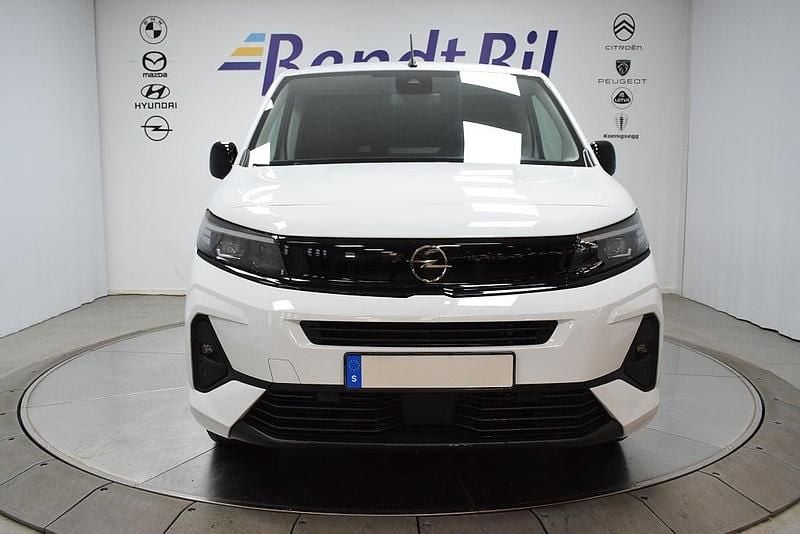 Begagnad Opel Combo 131 HK (96 kW) 2024 Vit Minibuss