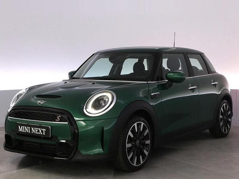 Grön Begagnad 2024 Mini Cooper S Halvkombi | 309 900 kr (Dyr) - Bild 1/4
