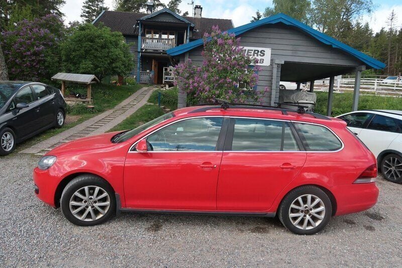 Röd Begagnad 2012 VW Golf Kombi | 37 500 kr (Bra pris) - Bild 1/4
