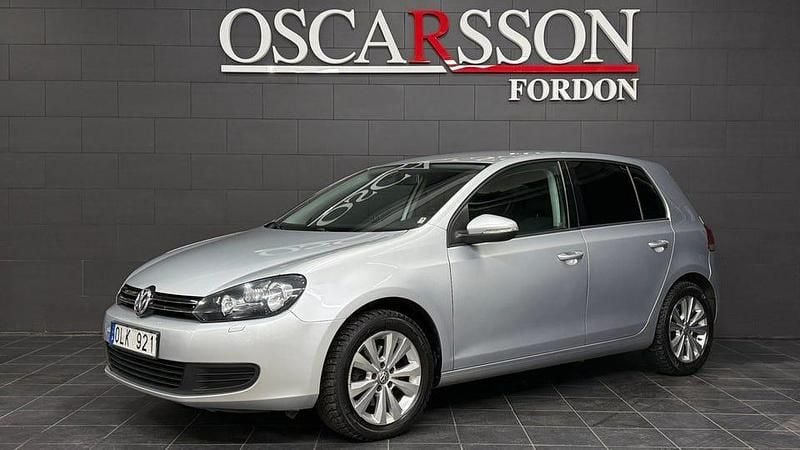 Silver Begagnad 2010 VW Golf VI Halvkombi | 44 900 kr (Marknadspris) - Bild 1/4