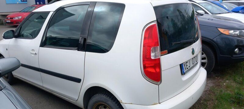 Vit Begagnad 2012 Skoda Roomster Kombi | 35 000 kr (Marknadspris) - Bild 1/4