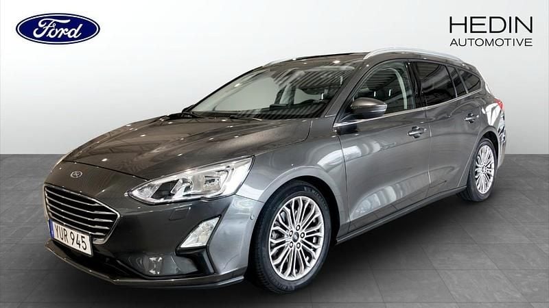 Grå (grey) Begagnad 2018 Ford Focus Titanium Kombi | 149 900 kr (Marknadspris) - Bild 1/4