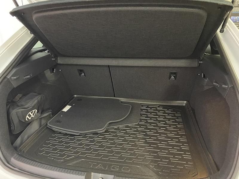 Begagnad VW Taigo 116 HK (85 kW) 2024 Pure white black SUV