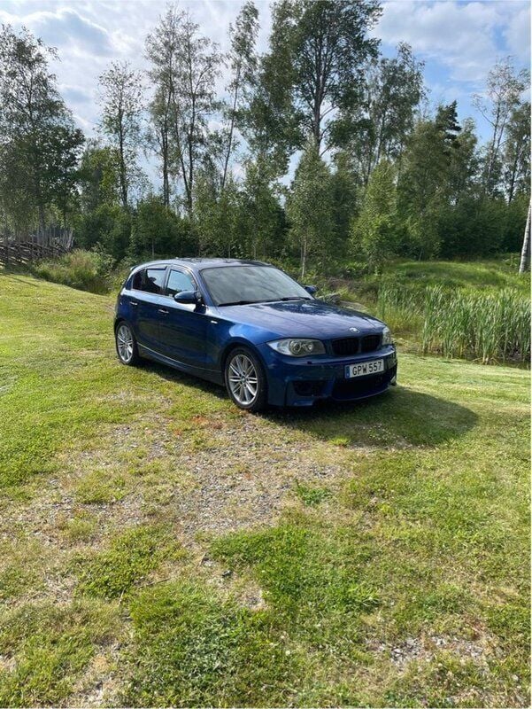Blå Begagnad 2008 BMW 120 Advantage Halvkombi | 54 999 kr (Marknadspris) - Bild 1/4