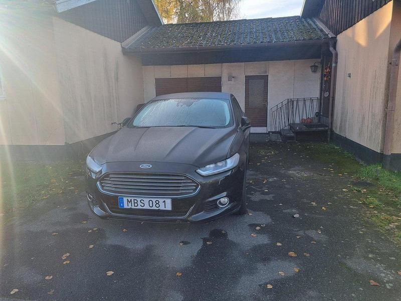 Svart Begagnad 2016 Ford Mondeo Business Edition Kombi | 129 000 kr (Marknadspris) - Bild 1/4