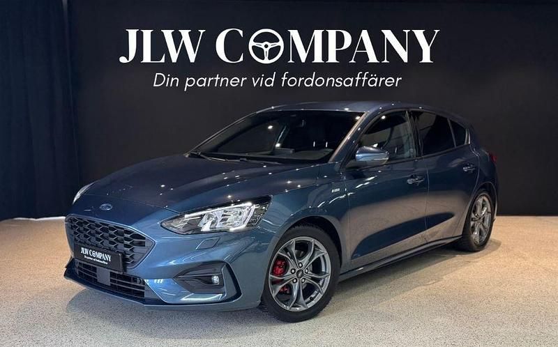 Begagnad 2021 Ford Focus ST-Line Halvkombi | 164 900 kr - Bild 1/4