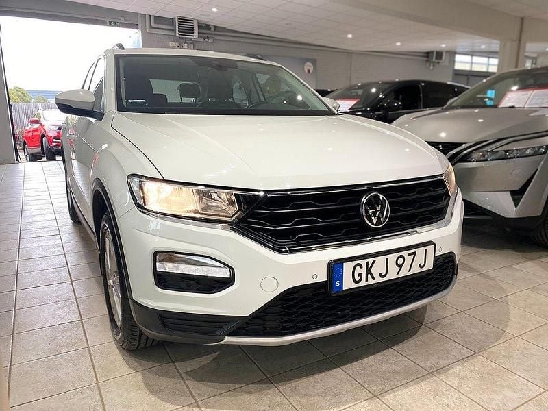 Vit Begagnad 2020 VW T-Roc SUV | 184 900 kr (Marknadspris) - Bild 1/4