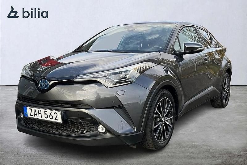 Mörkgrå Begagnad 2017 Toyota C-HR Executive SUV | 189 900 kr (Marknadspris) - Bild 1/3