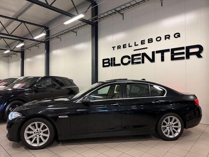 Begagnad BMW 550 451 HK (331 kW) 2014 Svart Sedan