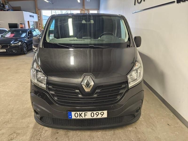 Begagnad Renault Trafic 125 HK (91 kW) 2017 Svart Minibuss