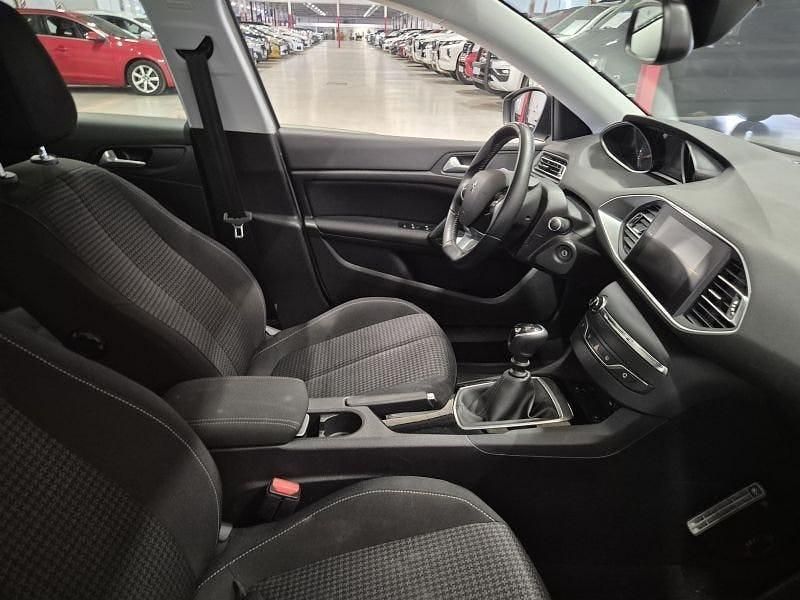 Begagnad Peugeot 308 Active 131 HK (96 kW) 2019 Vit Kombi