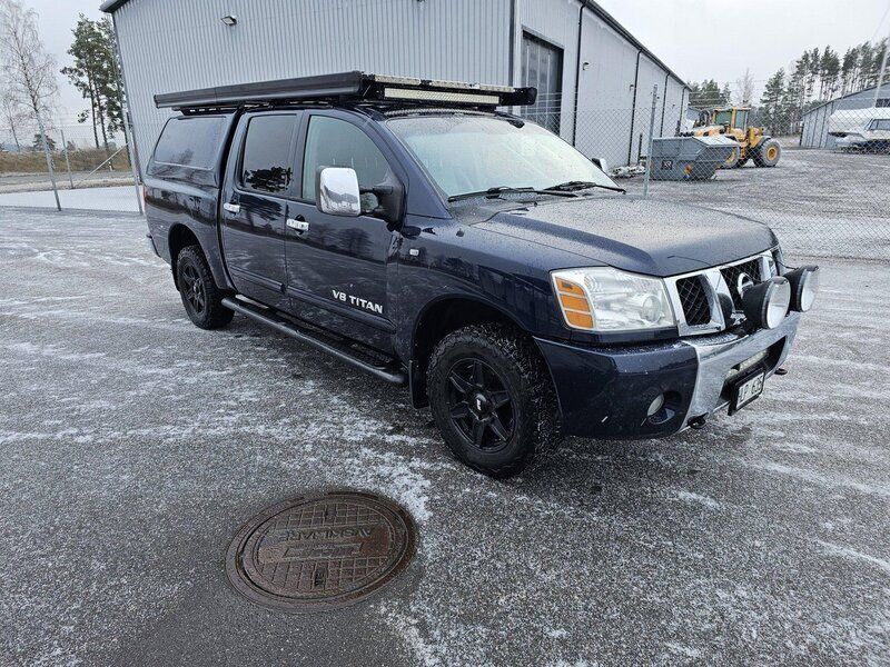 Blå Begagnad 2006 Nissan Titan Pickup | 90 000 kr - Bild 1/4