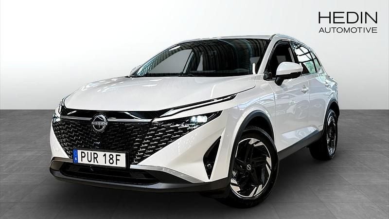 Vit (white) Begagnad 2025 Nissan Qashqai N-Connecta SUV | 329 900 kr (Marknadspris) - Bild 1/4