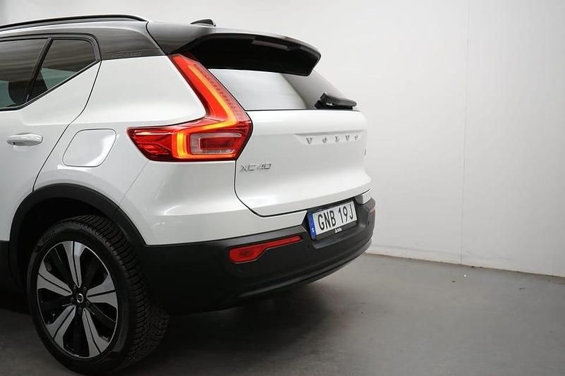 Begagnad Volvo XC40 Single Motor 185 kW (252 HK) 2023 Vit SUV