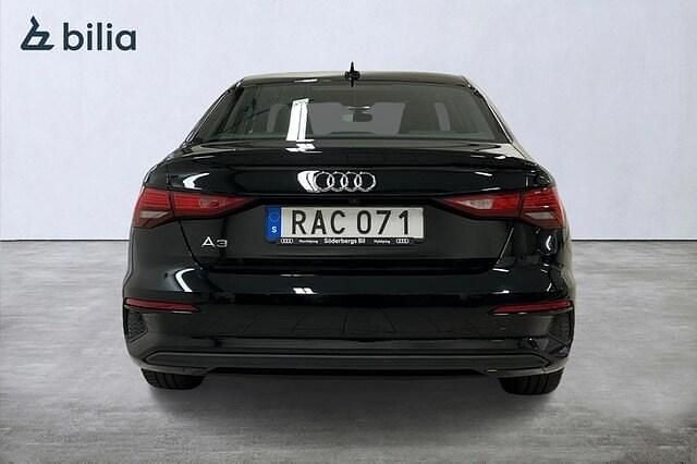 Begagnad Audi A3 Proline 112 HK (82 kW) 2022 Svart Sedan