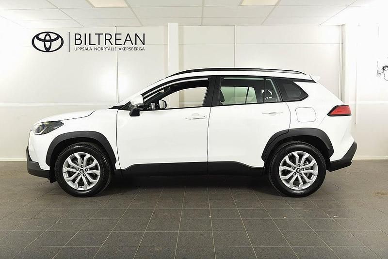 Begagnad Toyota Corolla Cross Active 197 HK (144 kW) 2024 Vit SUV