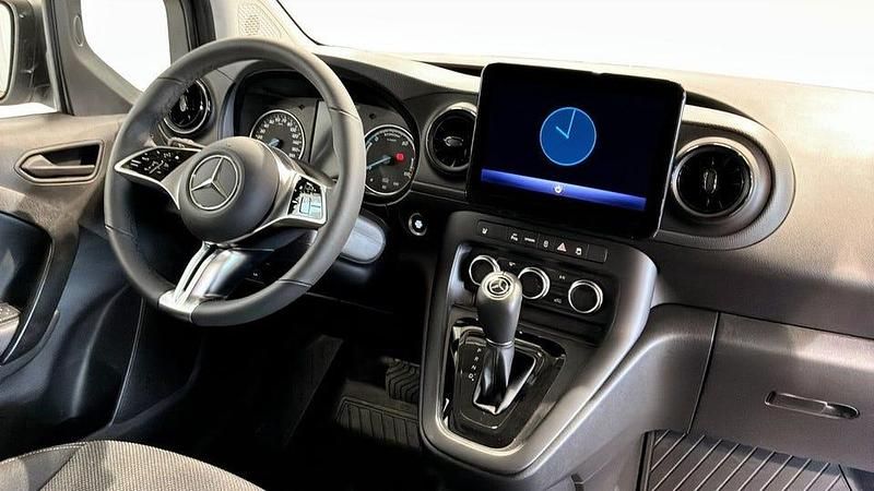 Begagnad Mercedes eCitan 89 kW (122 HK) 2024 Vit