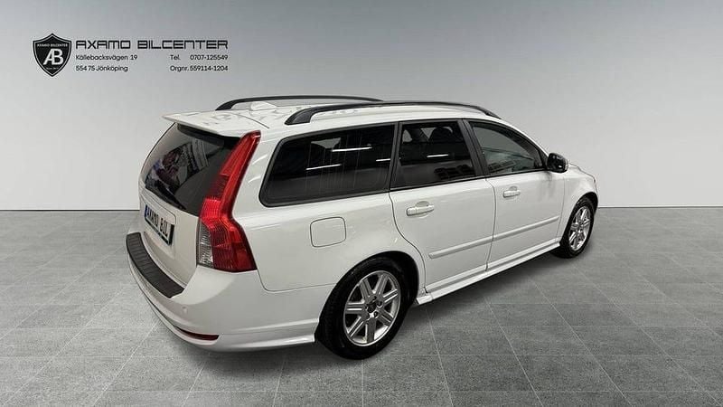 Begagnad Volvo V50 R-Design 136 HK (100 kW) 2009 Vit Kombi