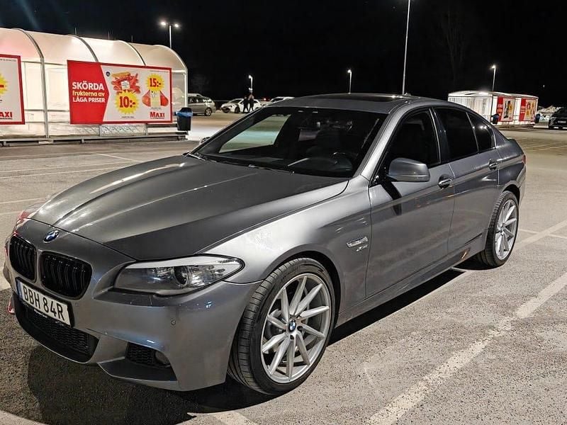 Space gray metallic Begagnad 2011 BMW 535 Sedan | 160 000 kr (Superpris) - Bild 1/4